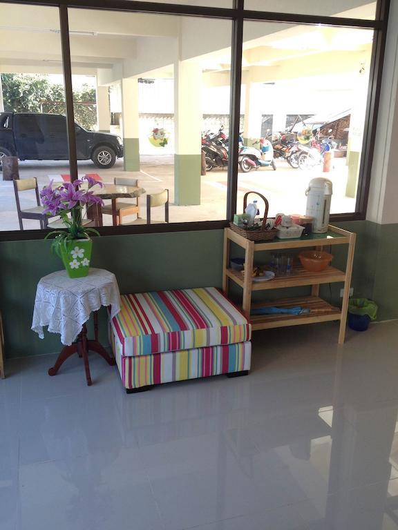 Baan Mitreejit Apartment Surat Thani Exterior photo